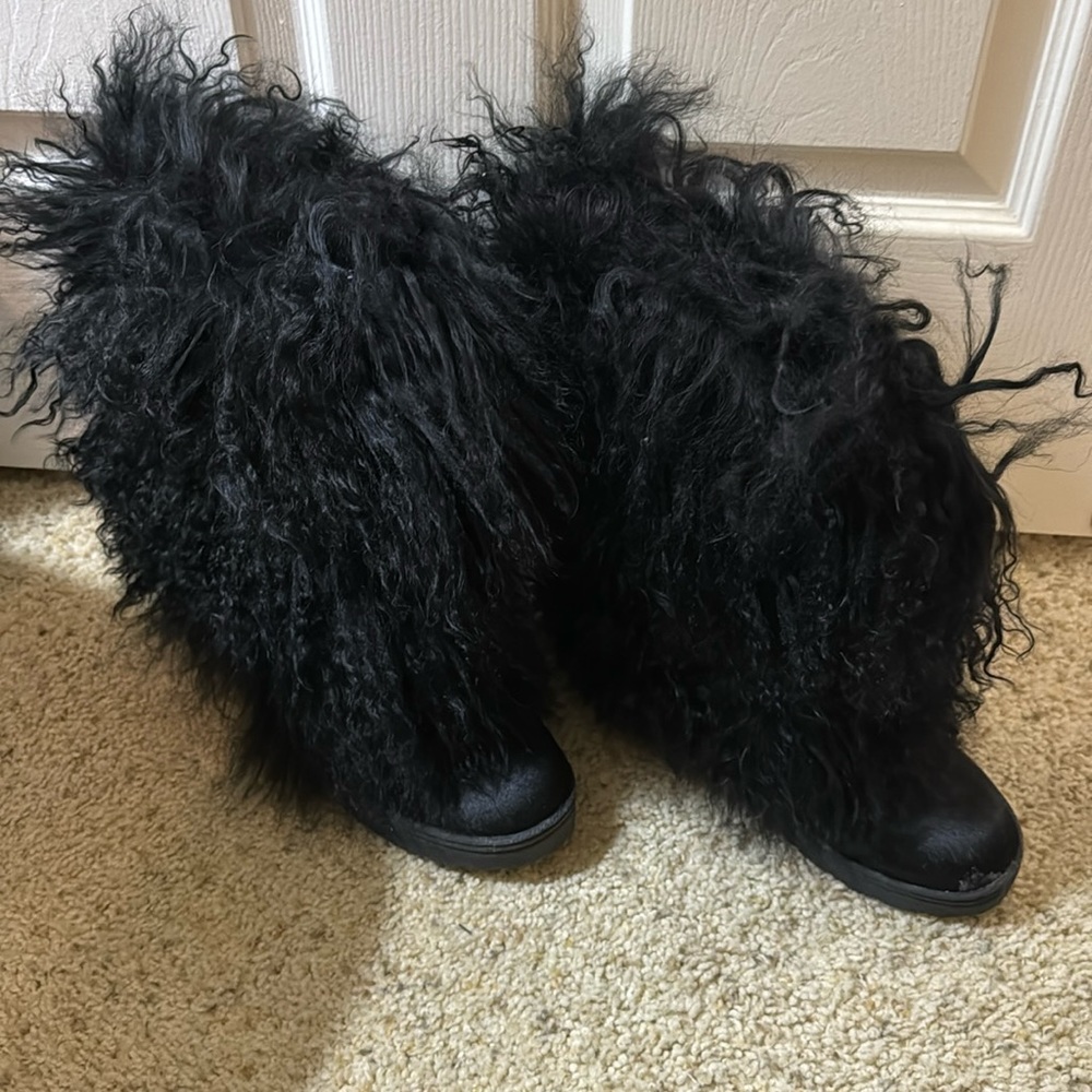 Bearpaw black boots
